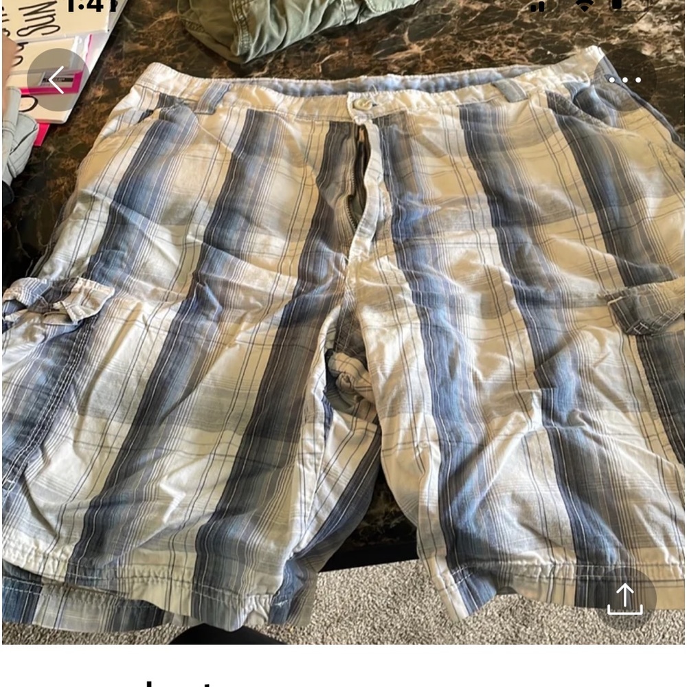 Men’s cargo shorts